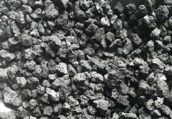 Grains Shaped Pitch Coke Fuel Minerals Material 1300~1400C Working Temperatu